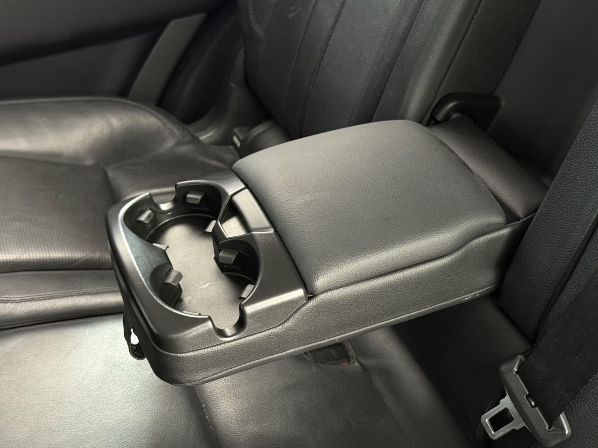 Land Rover Discovery Spt Sd4 Hse 7l 2016 miniatura 30
