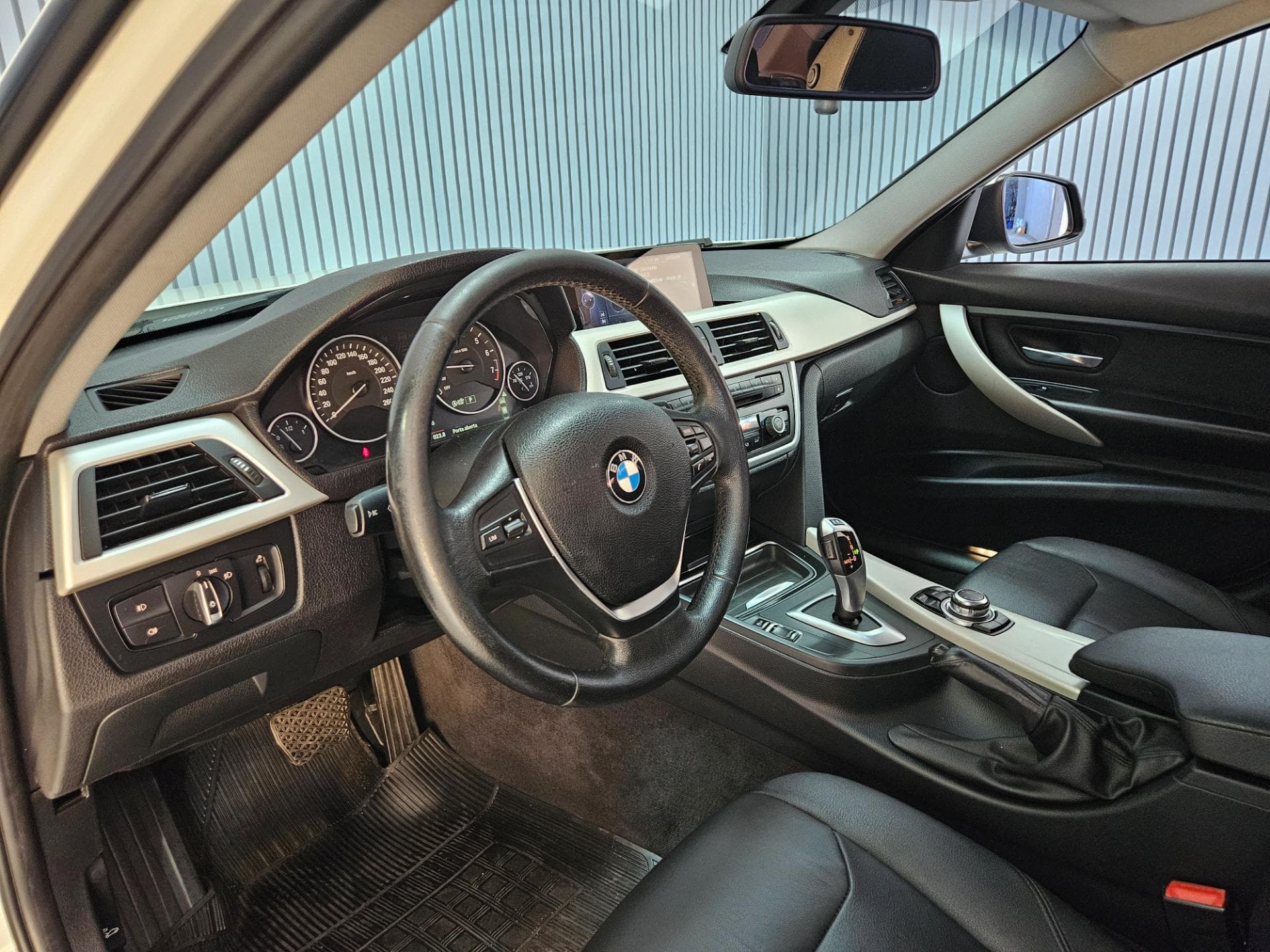 Bmw 320i 3b11 2014 miniatura 14