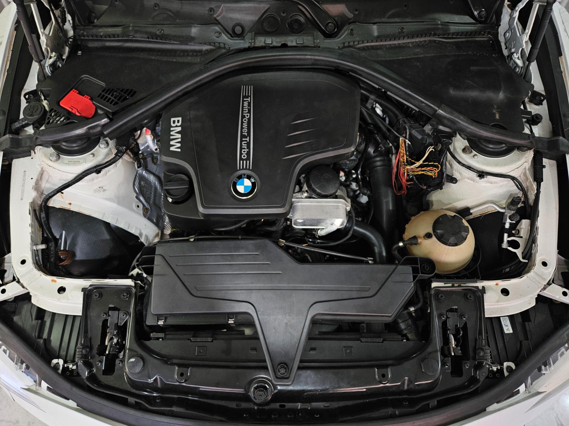 Bmw 320i 3b11 2014 miniatura 25