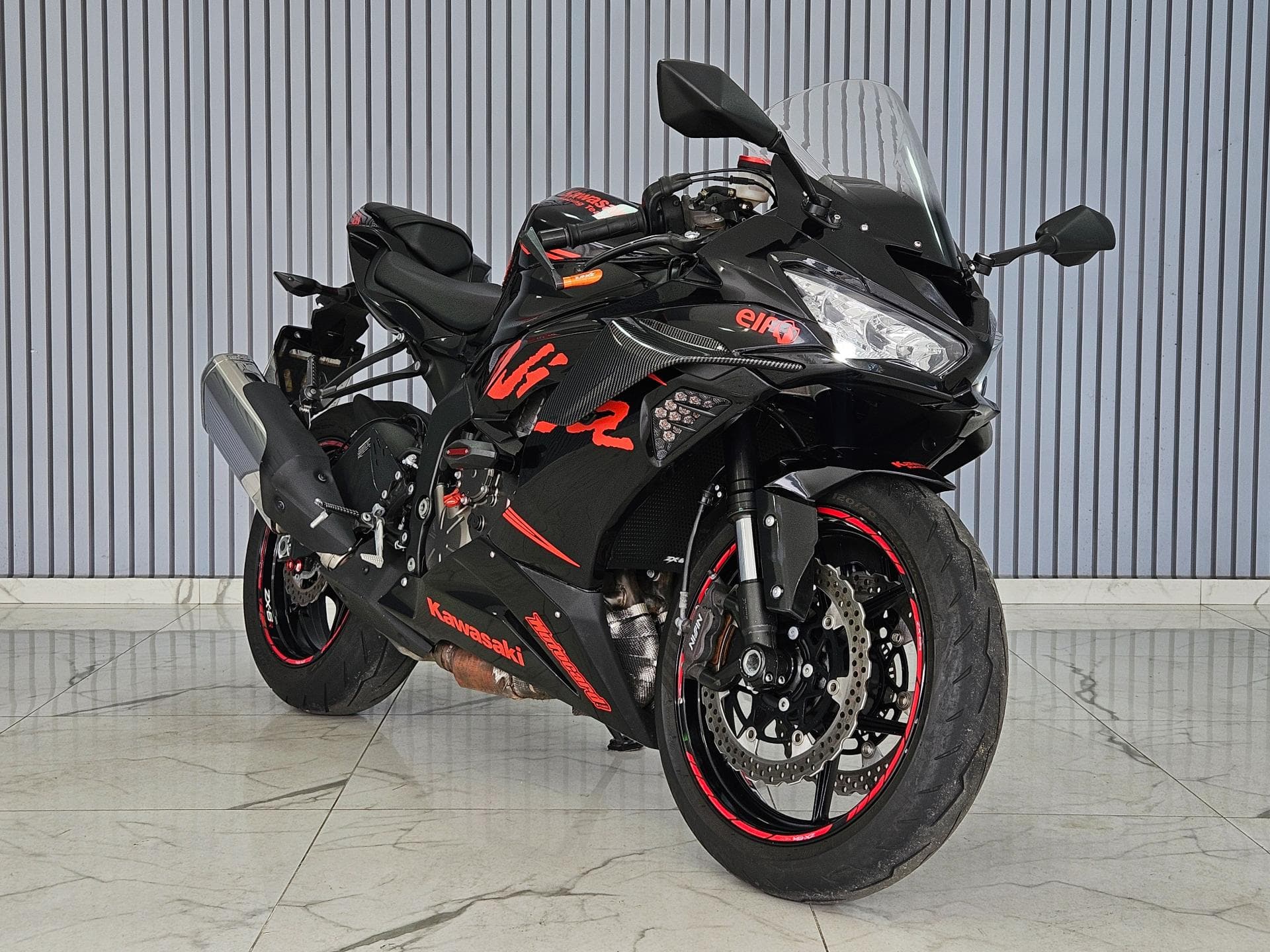 Kawasaki Ninja Zx-6r 2021 miniatura 3